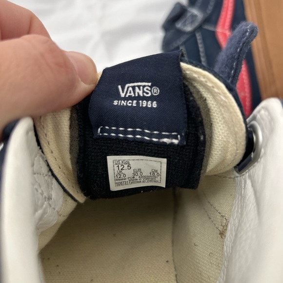 Vans Kids NEVER WORN Clean Navy and Red Sneakers - Picture 8 of 8